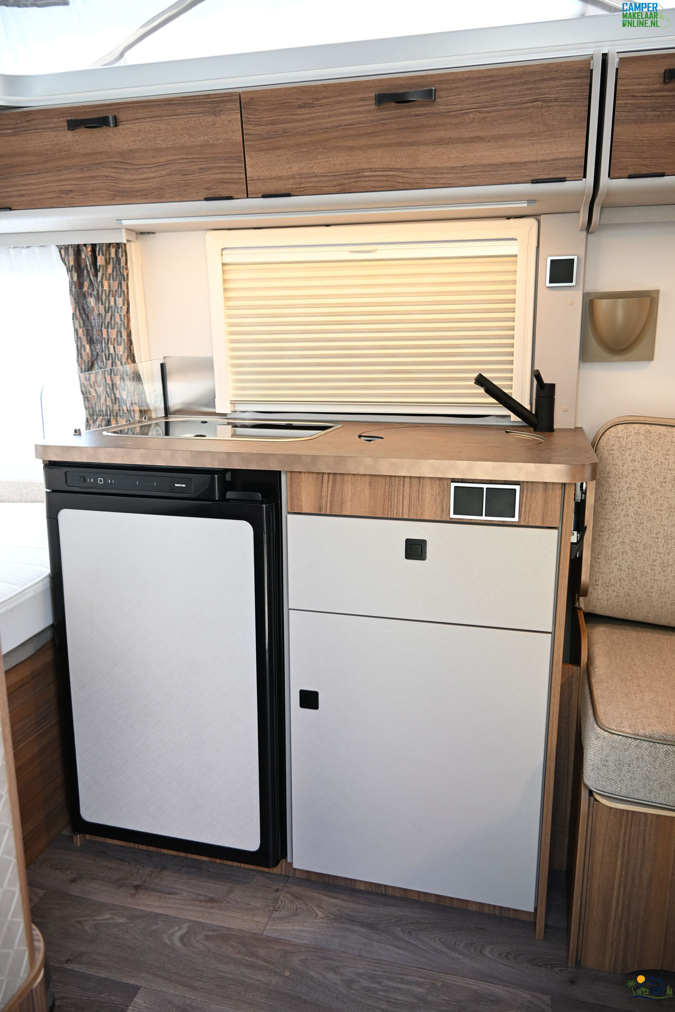 eriba-touring-triton-310-2025-1771068870