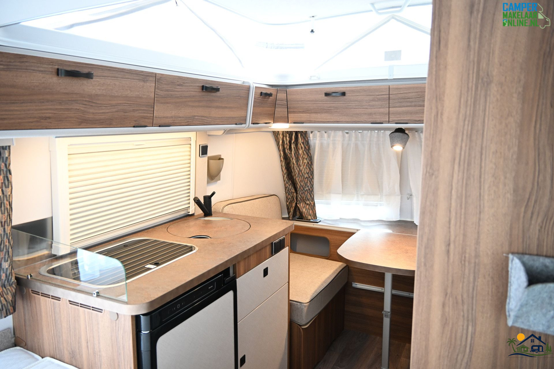 eriba-touring-triton-310-2025-1771068867