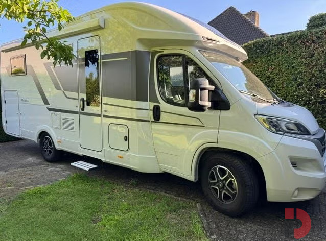 Te koop: Adria Matrix 670 SC Plus camper – automaat en omvormer